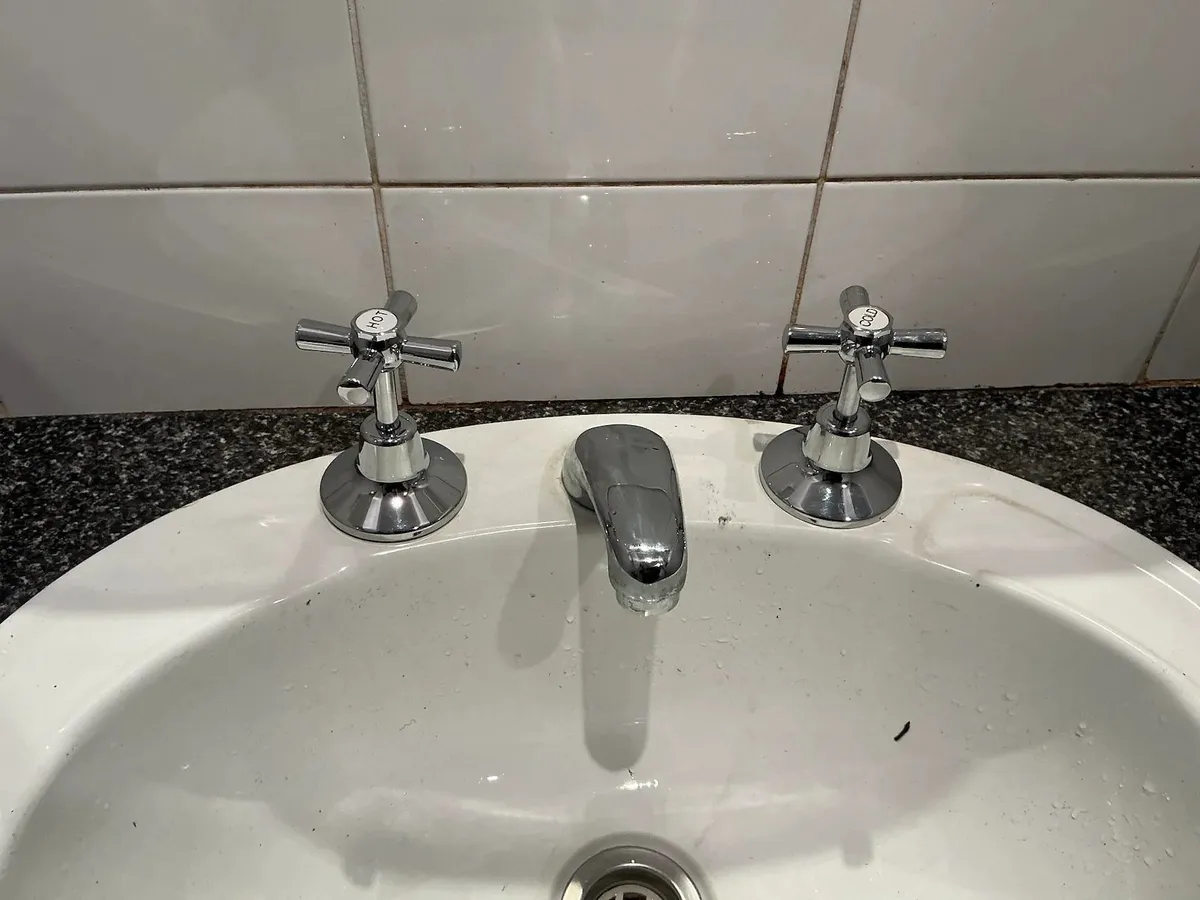 Replacement basin tap set