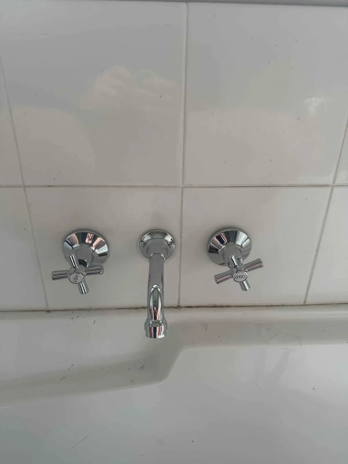 New bath taps and spout