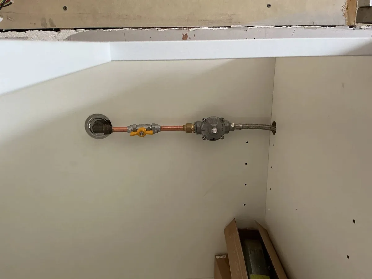 New gas cock and regulator fitted for the oven