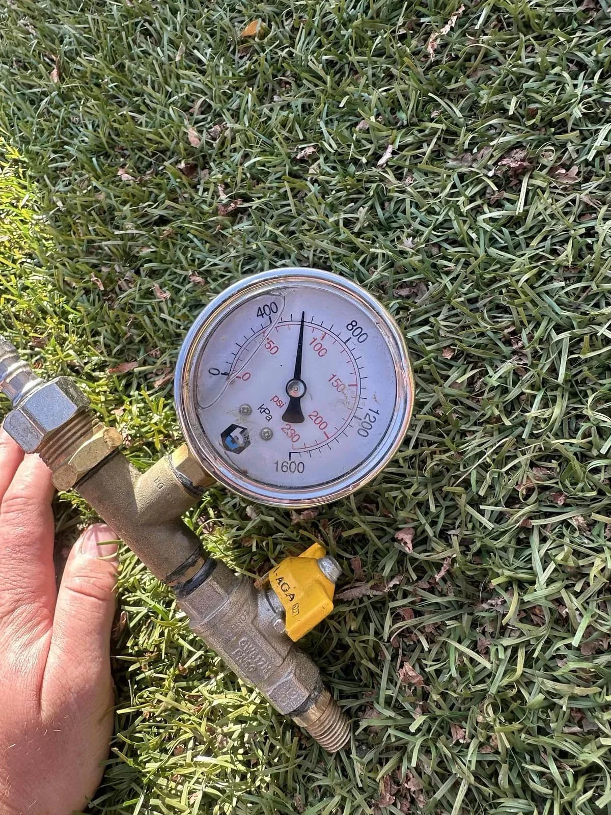 Pressure test gauge on site