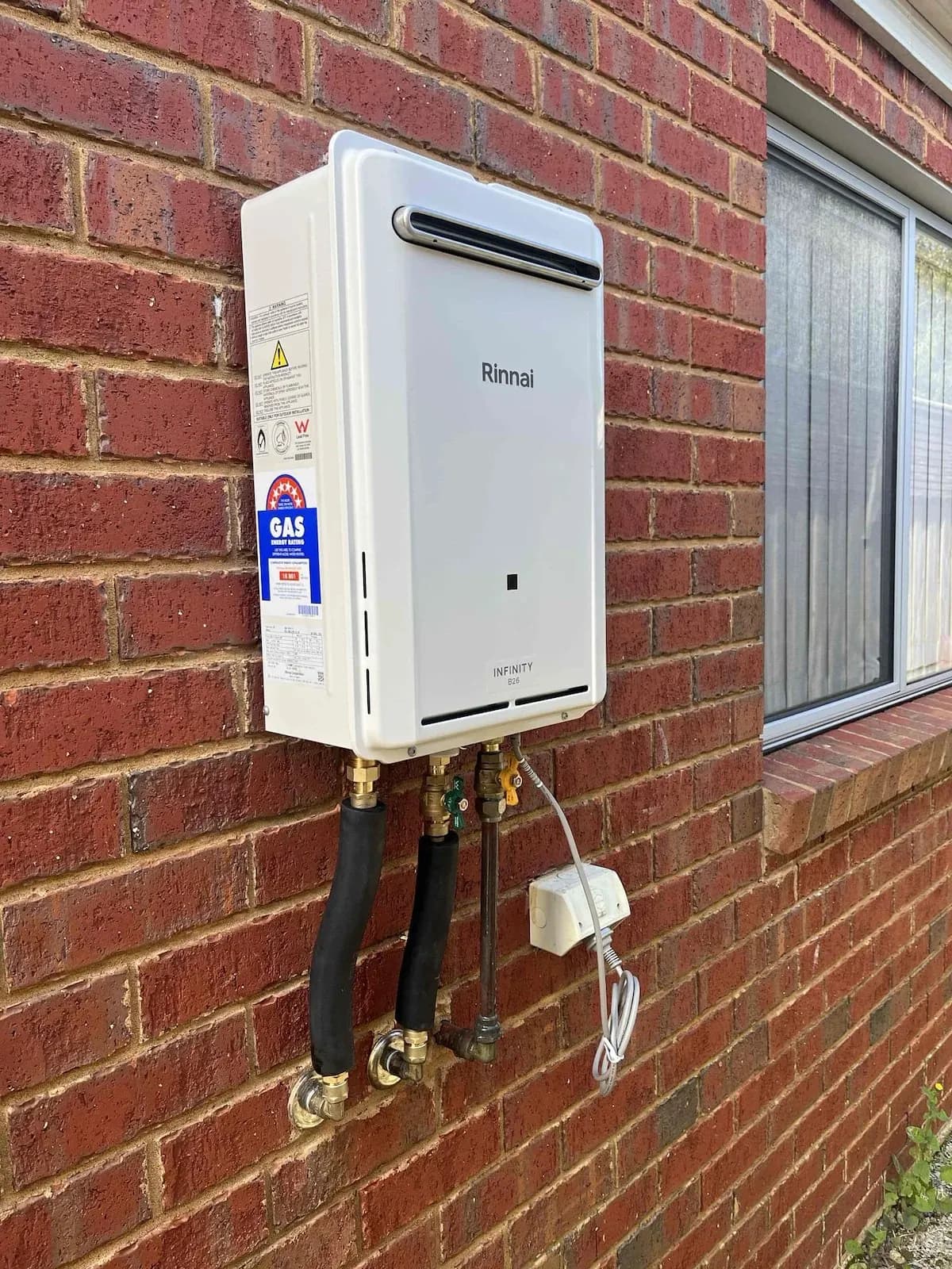 Instantaneous hot water unit working again after the repair