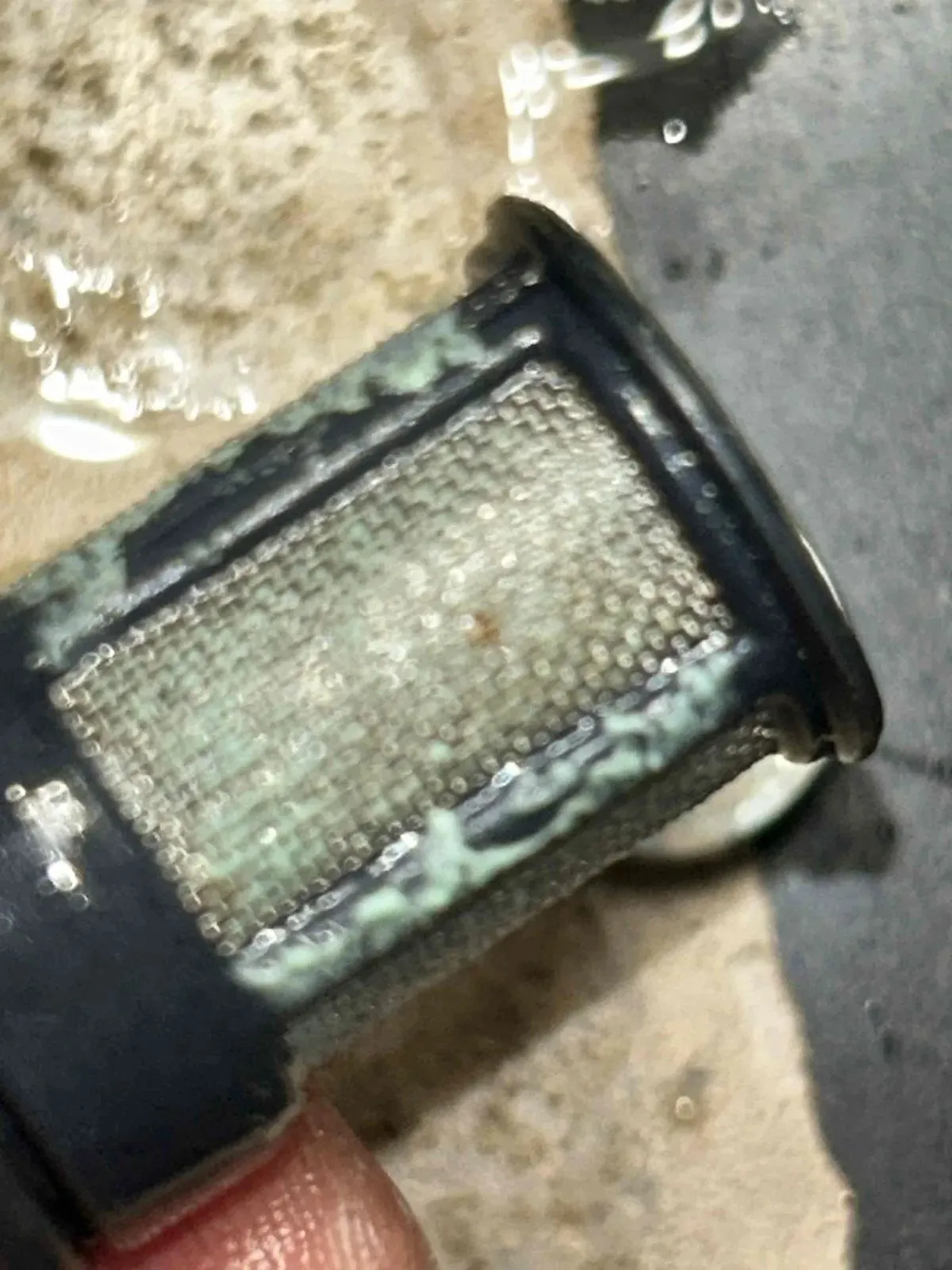 Blocked inlet filter from the cistern valve
