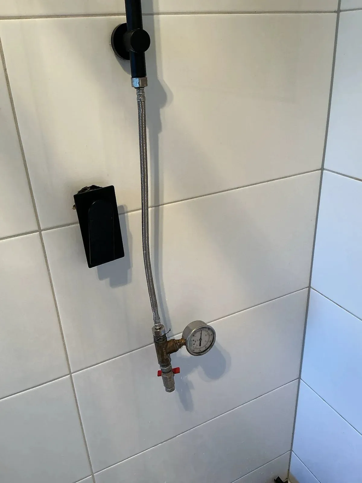 Pressure test on the shower pipework