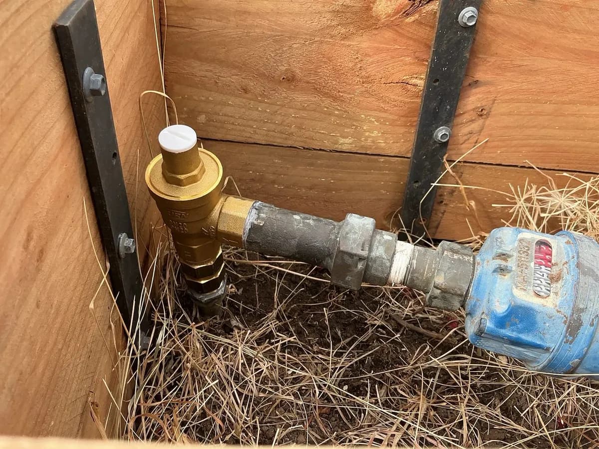 New pressure limiting valve at the water meter