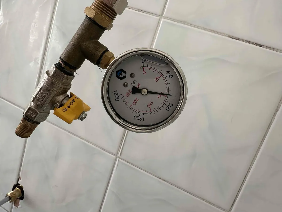 Pressure test on the ensuite shower pipework