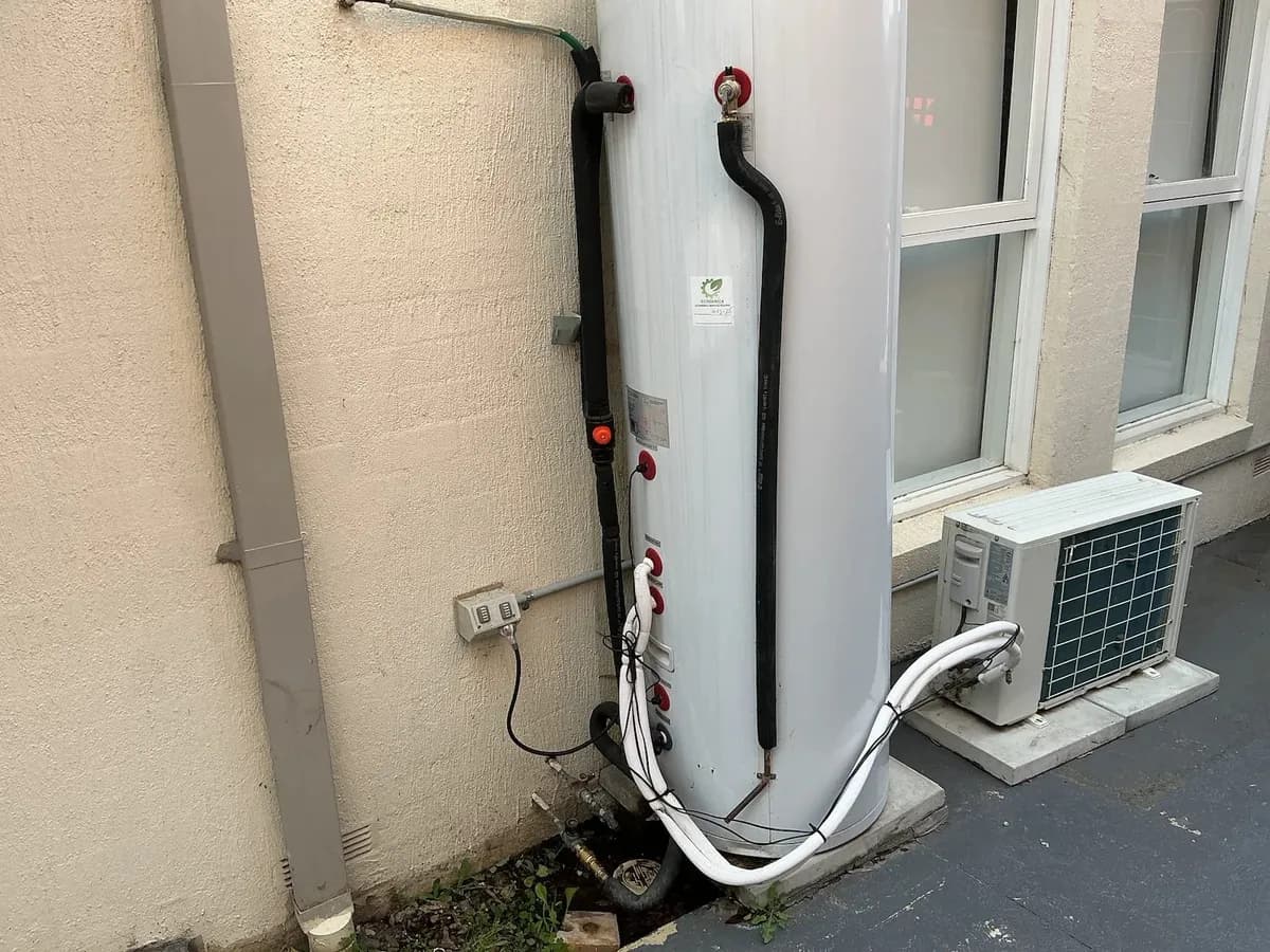 Heat pump hot water unit