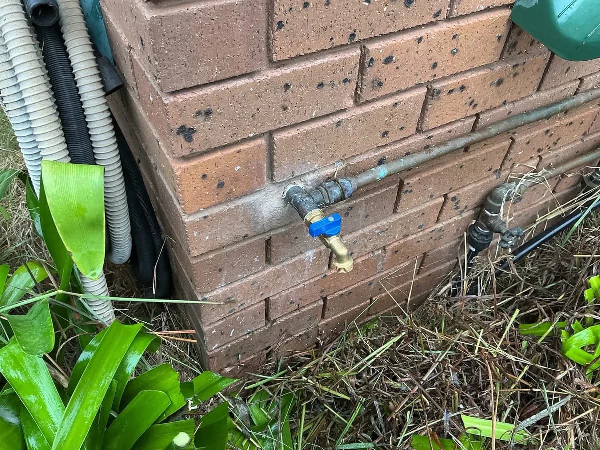 New quarter-turn garden tap