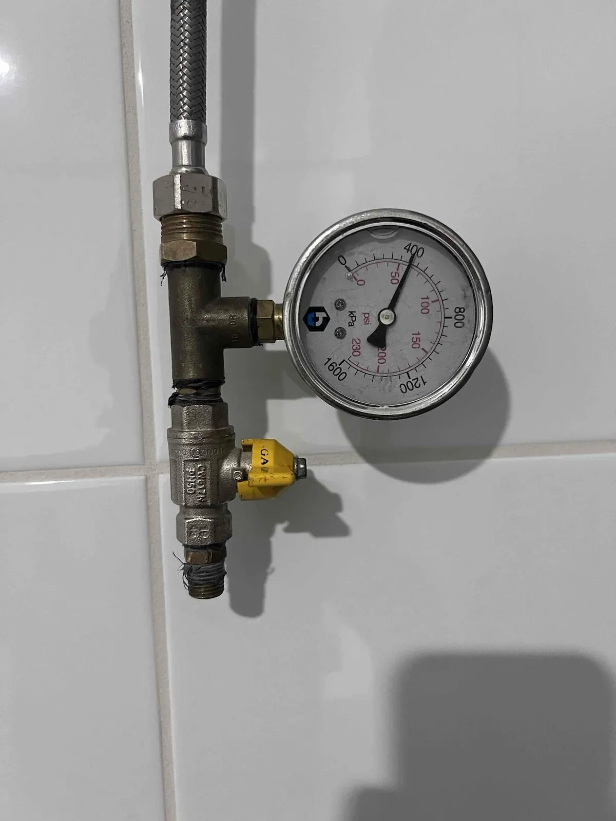 Pressure test on the shower pipework