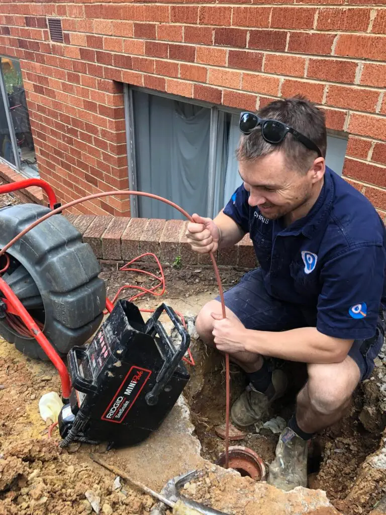 Melbourne Plumber Fixing Older Home