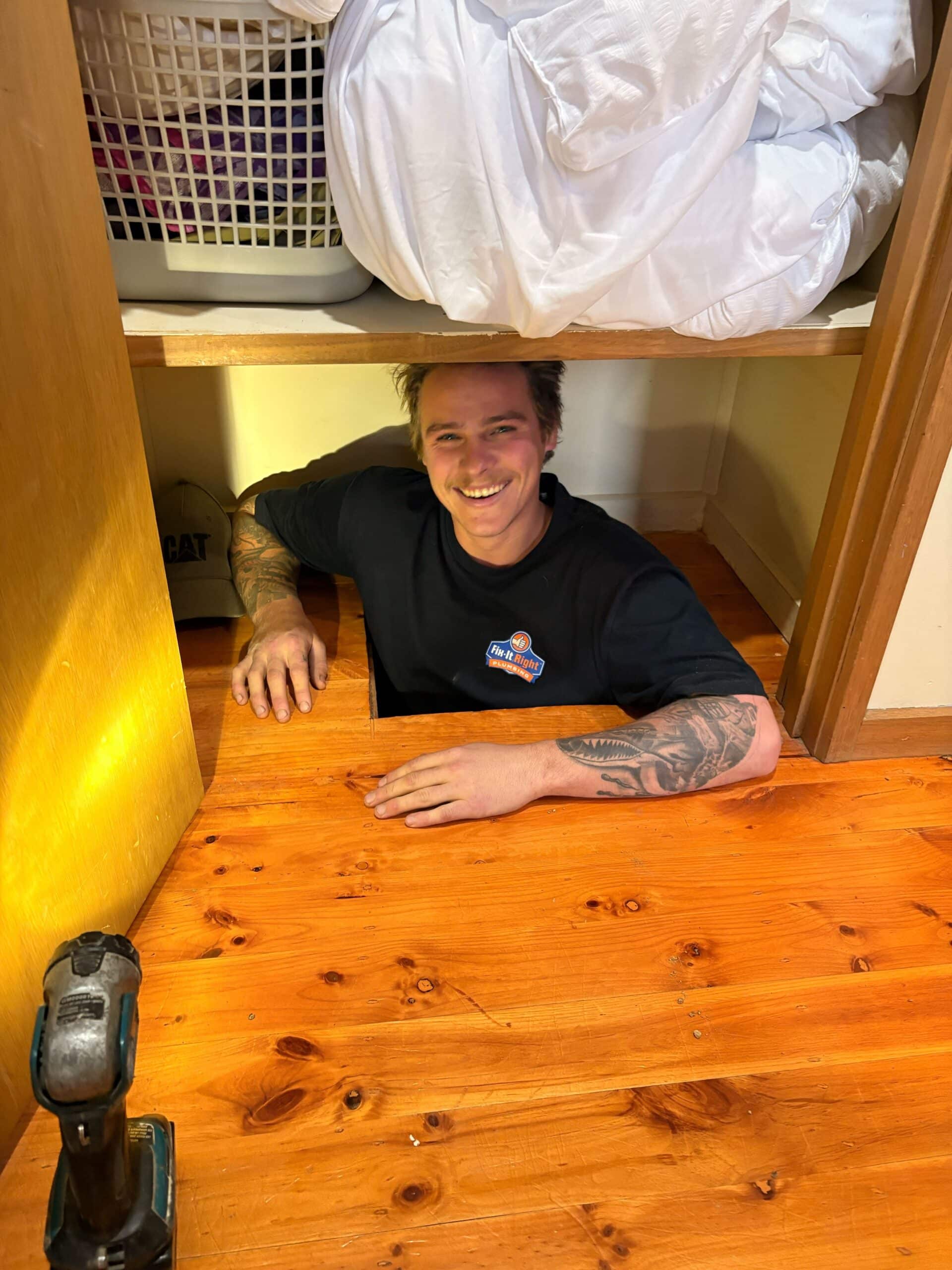 Fix-It Right Plumbing Expert Plumber in tight spaces
