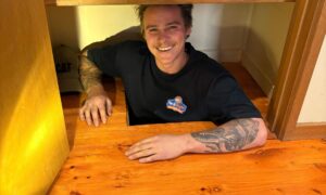 Fix It Right Plumbing Expert Plumber in tight spaces